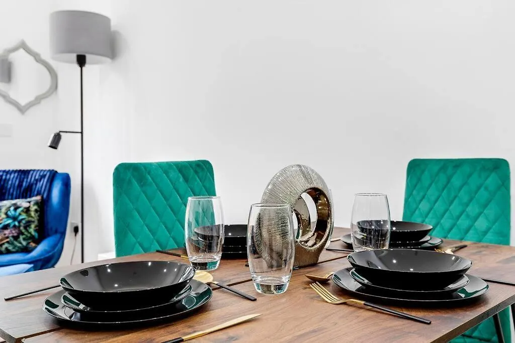 West London Garden Luxury Apartment Near Elizabeth Line 0*,