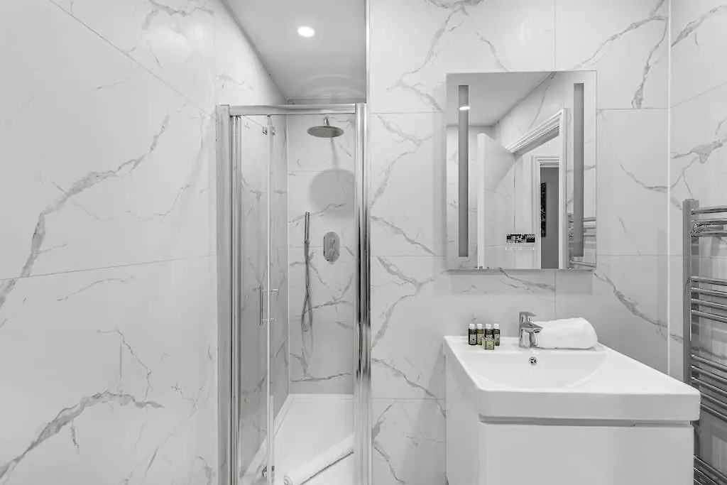 West London Garden Luxury Apartment Near Elizabeth Line