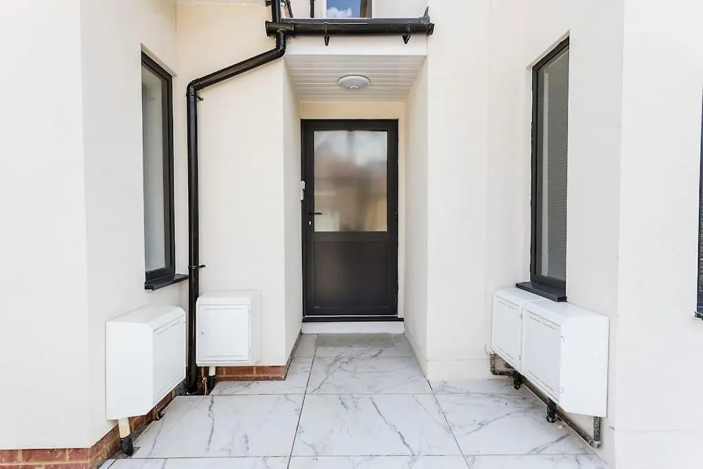 West London Garden Luxury Apartment Near Elizabeth Line 0*,